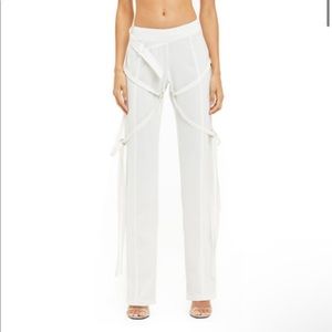 I AM GIA Synopsis Pant